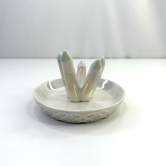 HOME SMILE White Crystal Cluster Shaped Jewelry Tray Ceramic Ring Holder - Picture 8 of 11